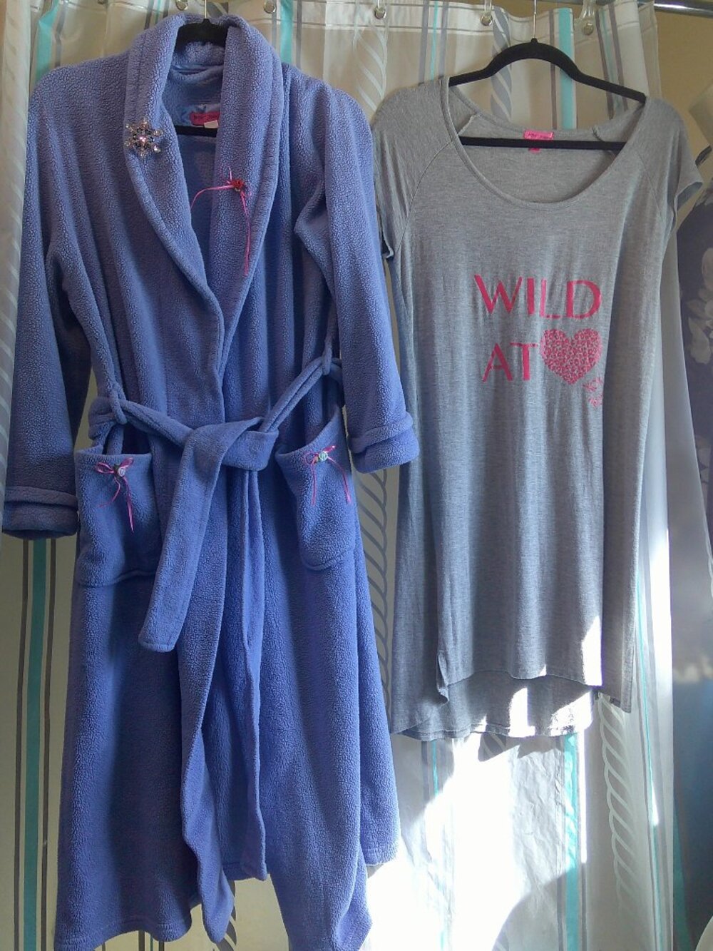 2-Pc "Betsey Johnson" Warm Fleece Robe & Sleepshirt Woman Sz S/M-M